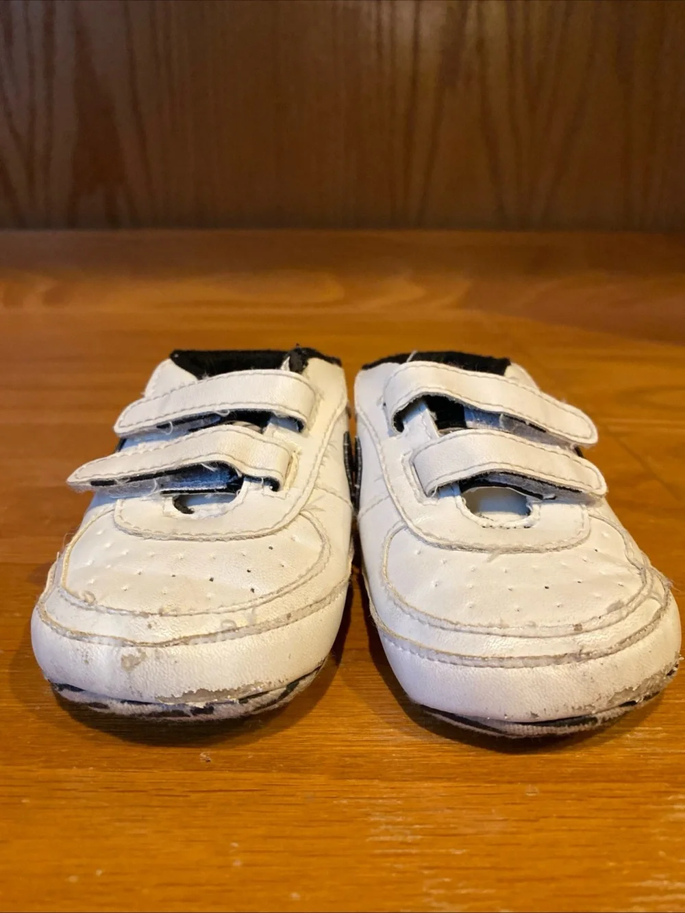 Nike Baby Shoes Size 2 Soft Bottom White Black Straps